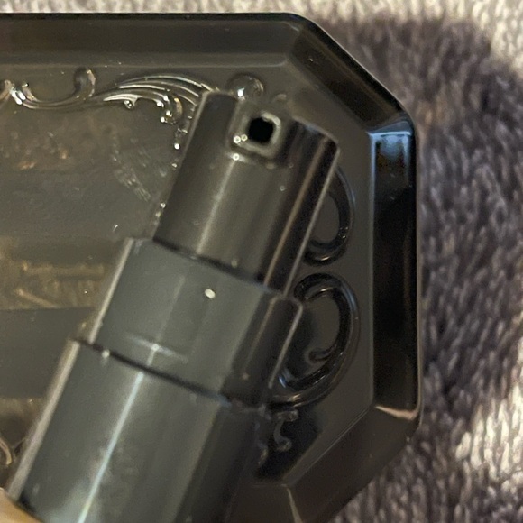 KVD Light 010 Good Apple Full-Coverage Serum Foundation - Picture 6 of 6